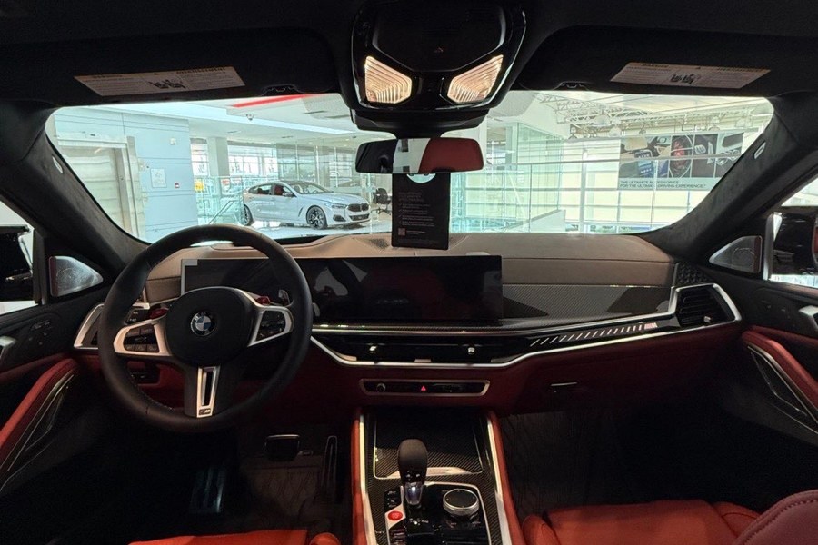 BMW X6 M Competition intérieur cuir rouge